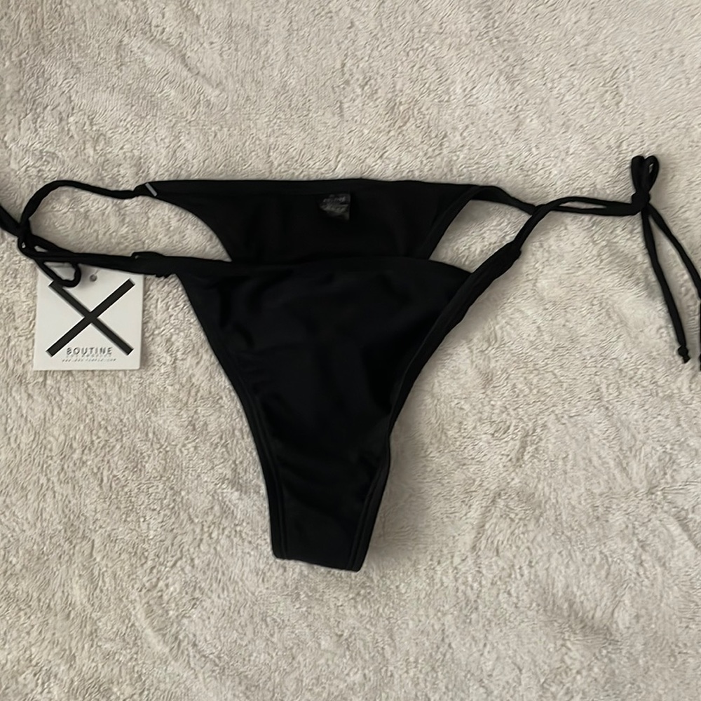 NWT Boutine LA string bikini bottoms.  Black size Large